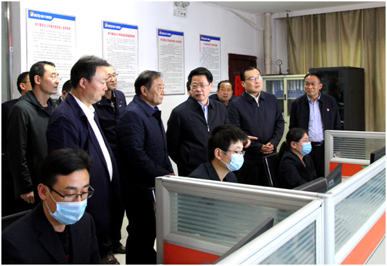 安徽省副省長(zhǎng)、市委書(shū)記楊光榮來(lái)到集團(tuán)公司調(diào)研安全生產(chǎn)工作